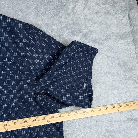 lululemon athletica Dark Blue Patterned Men's Shirt - Picture 4 of 8